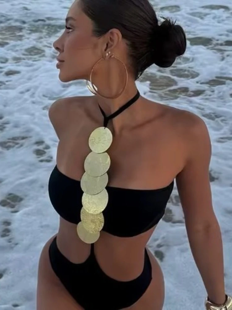 

Сексуальный черный комплект бикини-бандо с золотыми монетами, женский пляжный купальник, купальный костюм из двух предметов для вечеринки у бассейна, летние каникулы 2025