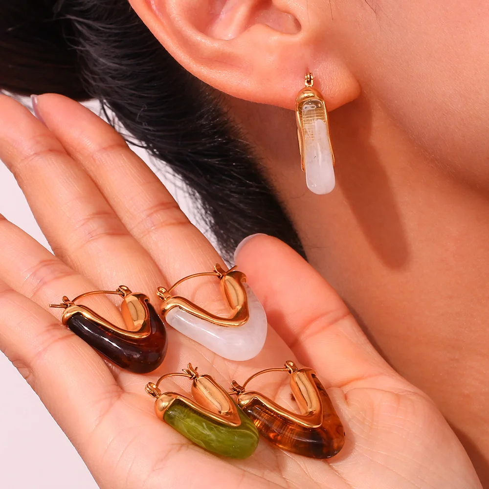 2025 Stylish and simple French vintage earrings stainless steel plated 18K gold triangle geometric earrings gift