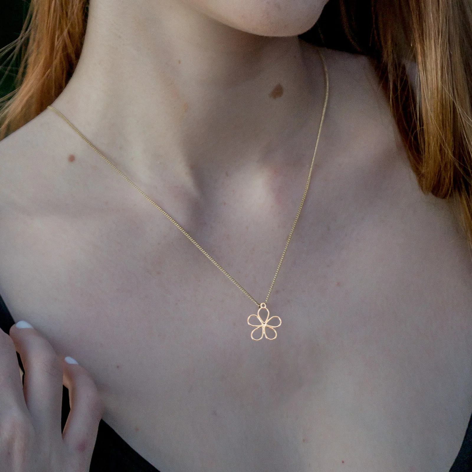 

200Pcs Decorative Petal Charms Alloy Flower Pendants for DIY Jewelry Making Keychain Earrings Pendant Craft Projects Hanging