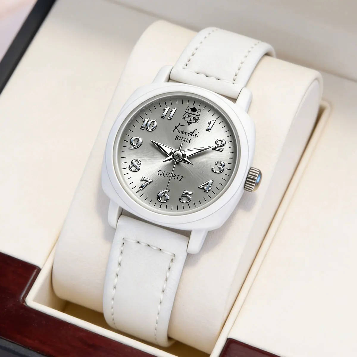 Fashionable Korean Style Women's Leather Watch Digital Trendy Cat Head Simple Quartz Wristwatch for Ladies