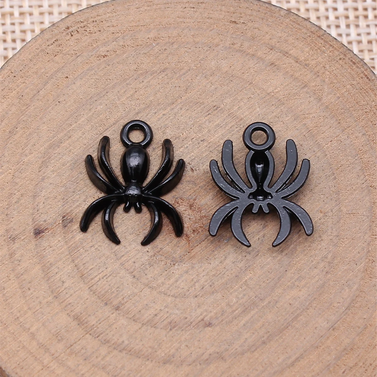 WYSIWYG 20pcs 17x14mm Black Color & Antique Silver Color Halloween Spider Handmade Charms Pendant DIY For Bracelet Necklace