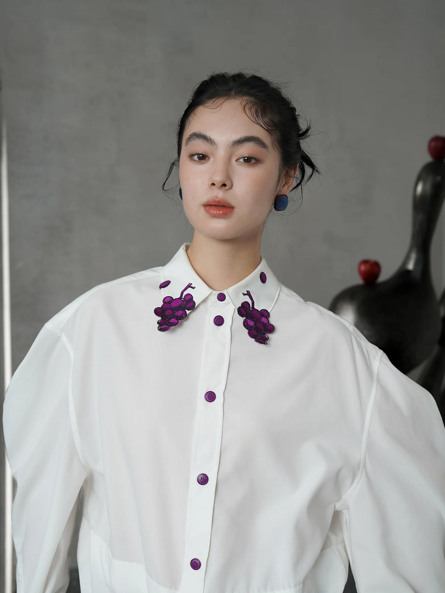 

Оригинальная женская блузка Cu 2026 Весна-Лето в винтажном стиле, фиолетовая, с вышивкой, длинным рукавом, воротником-стойкой, дизайнерский топ