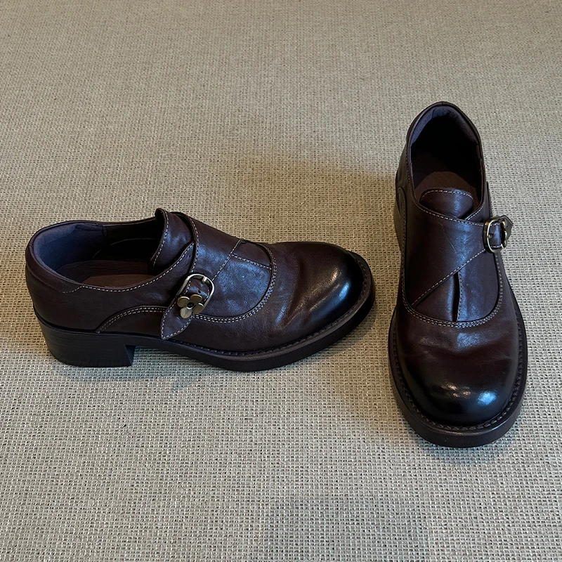 عالية الكعب النساء أحذية خفيفة بدون كعب مكتنزة موضة أحذية رياضية جديدة فاخرة الخريف مضخات 2025 فستان مصمم الجلود Chaussure فام