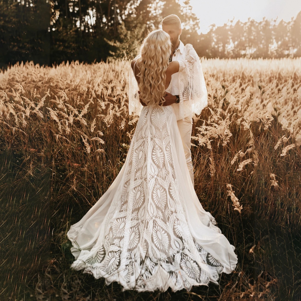 Vestido de novia de encaje con abertura hasta el muslo, traje bohemio de corte A, cuadros reales, manga larga y ancha con abertura, tirantes finos, festoneado