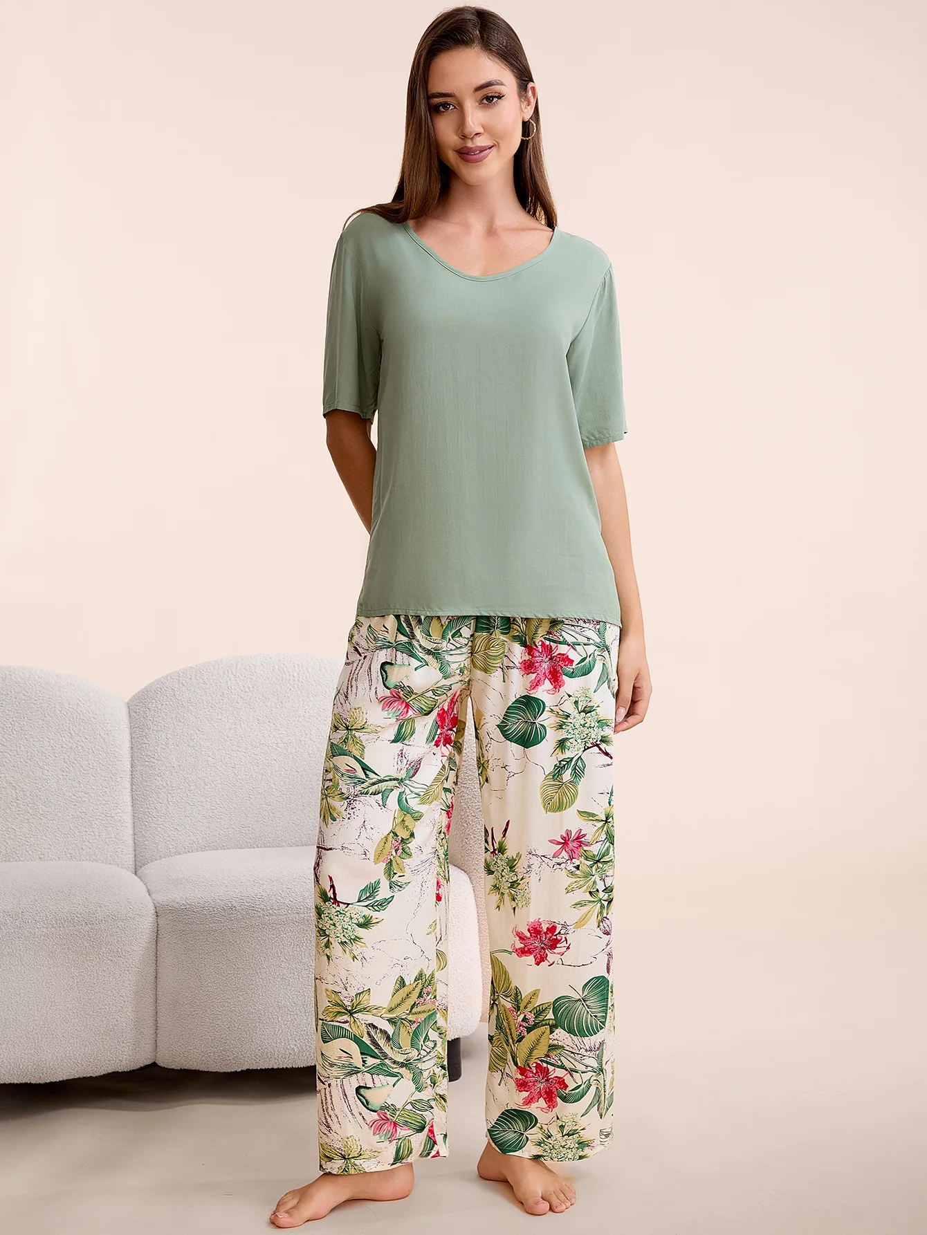 Thumbnail 2 - #9 Trending Lounge Pant Sets Right Now