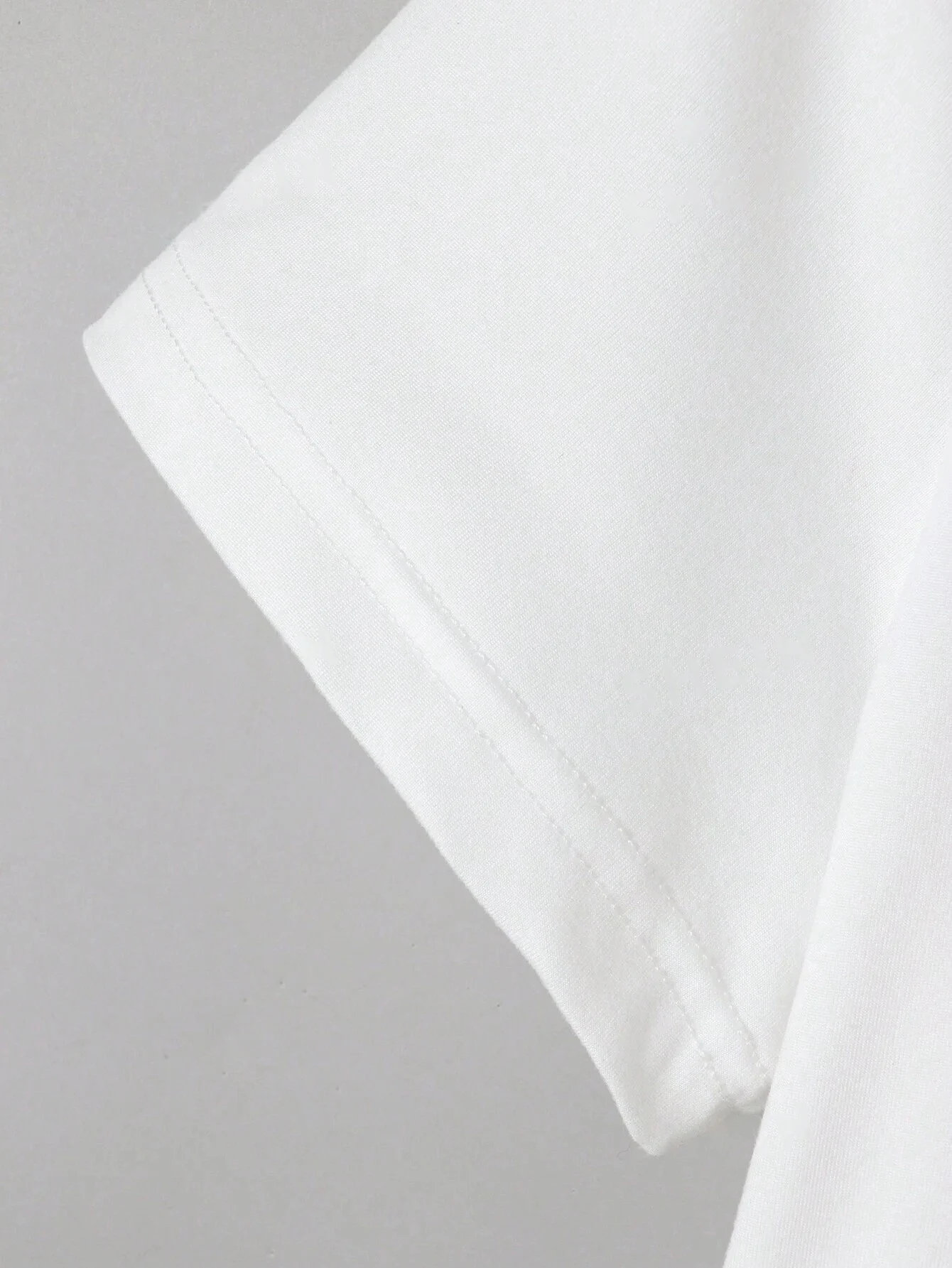 レディース カラフル レタープリント カジュアル Tシャツ - 「神は彼女の中にいる」インスピレーションを与えるデザイン、半袖クルーネック、軽量