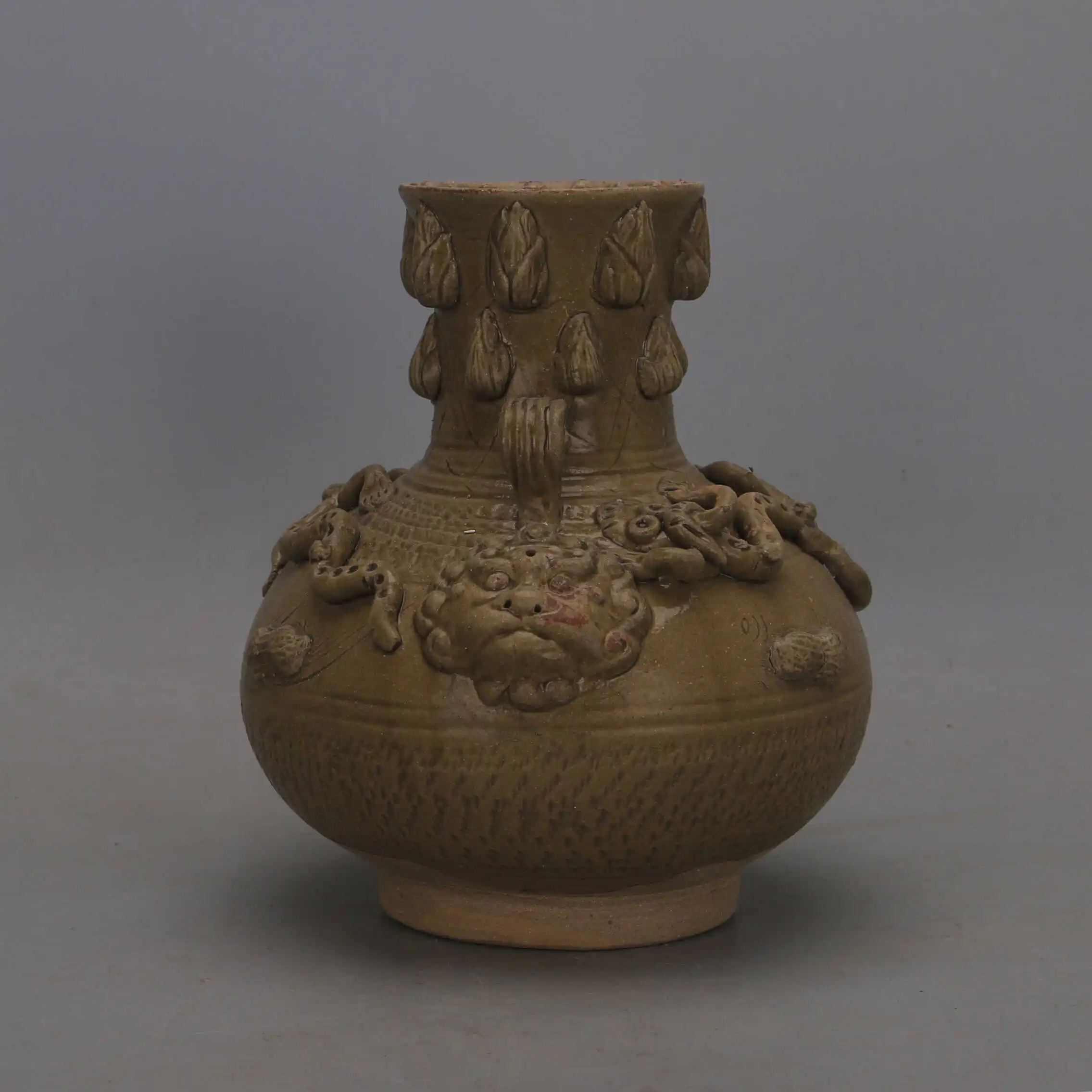 Tang Dynasty Style Yue Kiln Celadon Dragon Pattern Drum Nail Garlic Mouth Zun Vase Handmade Ceramic Home Decor Collectible Gift