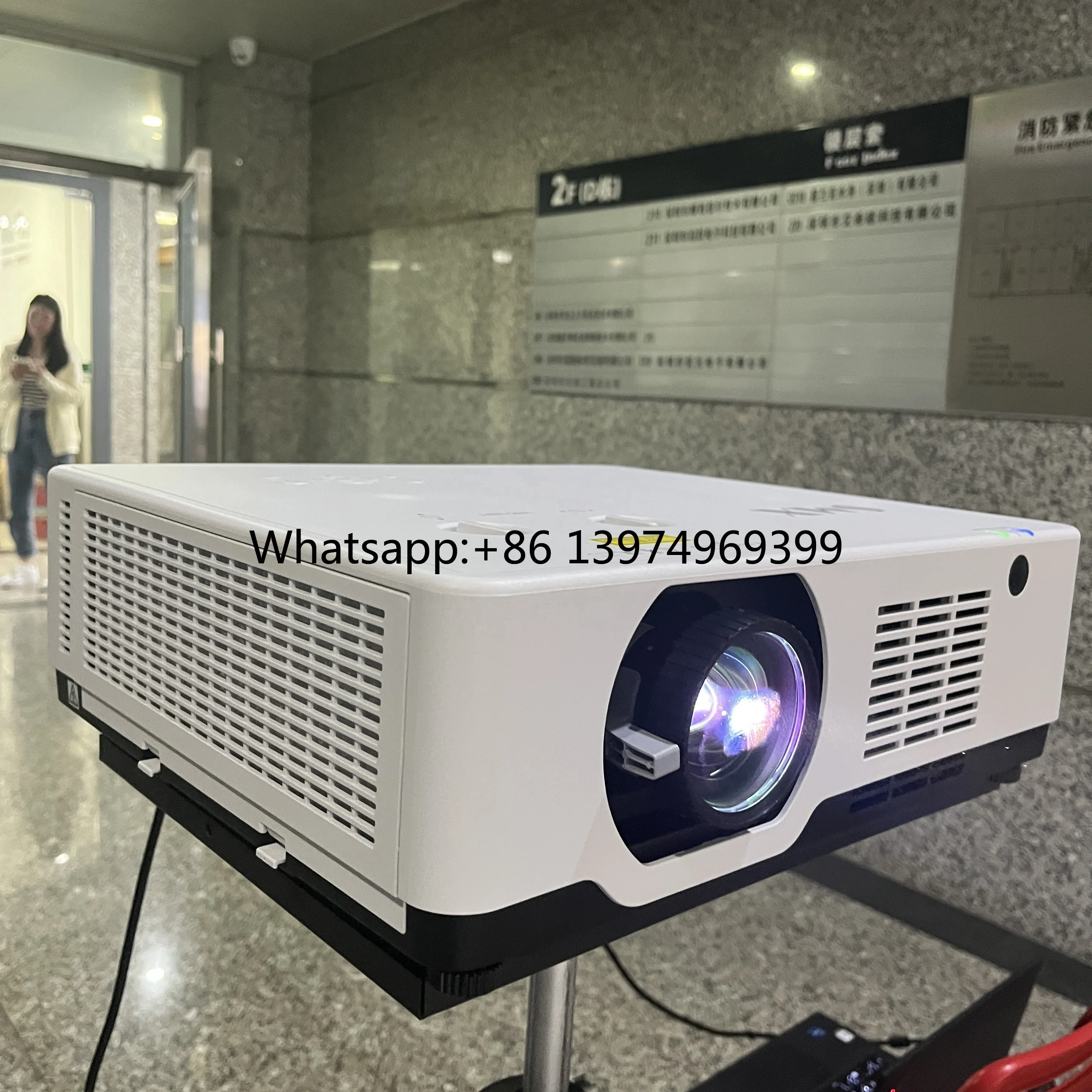 360 Degree Projection Large Venue 3D Mapping Projecteur 6500-Lumen  3LCD Laser 4K Projector