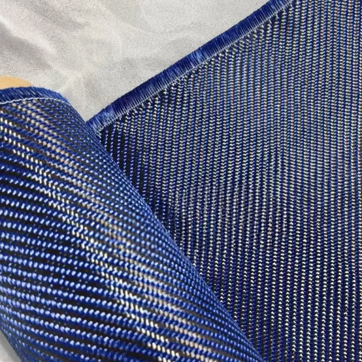 

3K 200g 2x2 Kevlar and carbon fiber blended fabric, 20 inches/50 centimeters, aramid fiber blended carbon Kevlar fabric