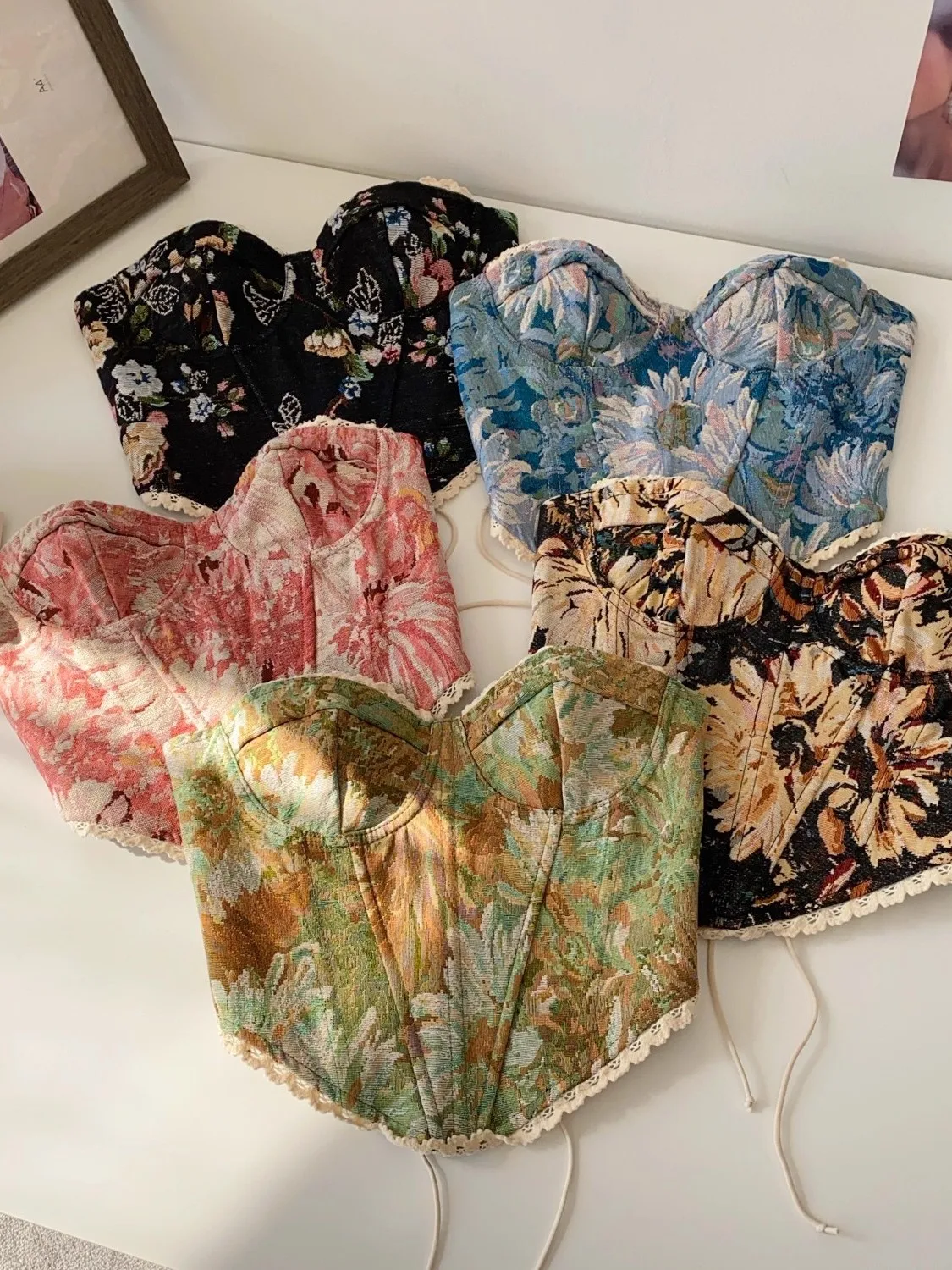 Retro Oil Painting Embroidery Crop Top Women's Design Sense Belted Slimming Asymmetrical ort Base irt French Sle Polyes...