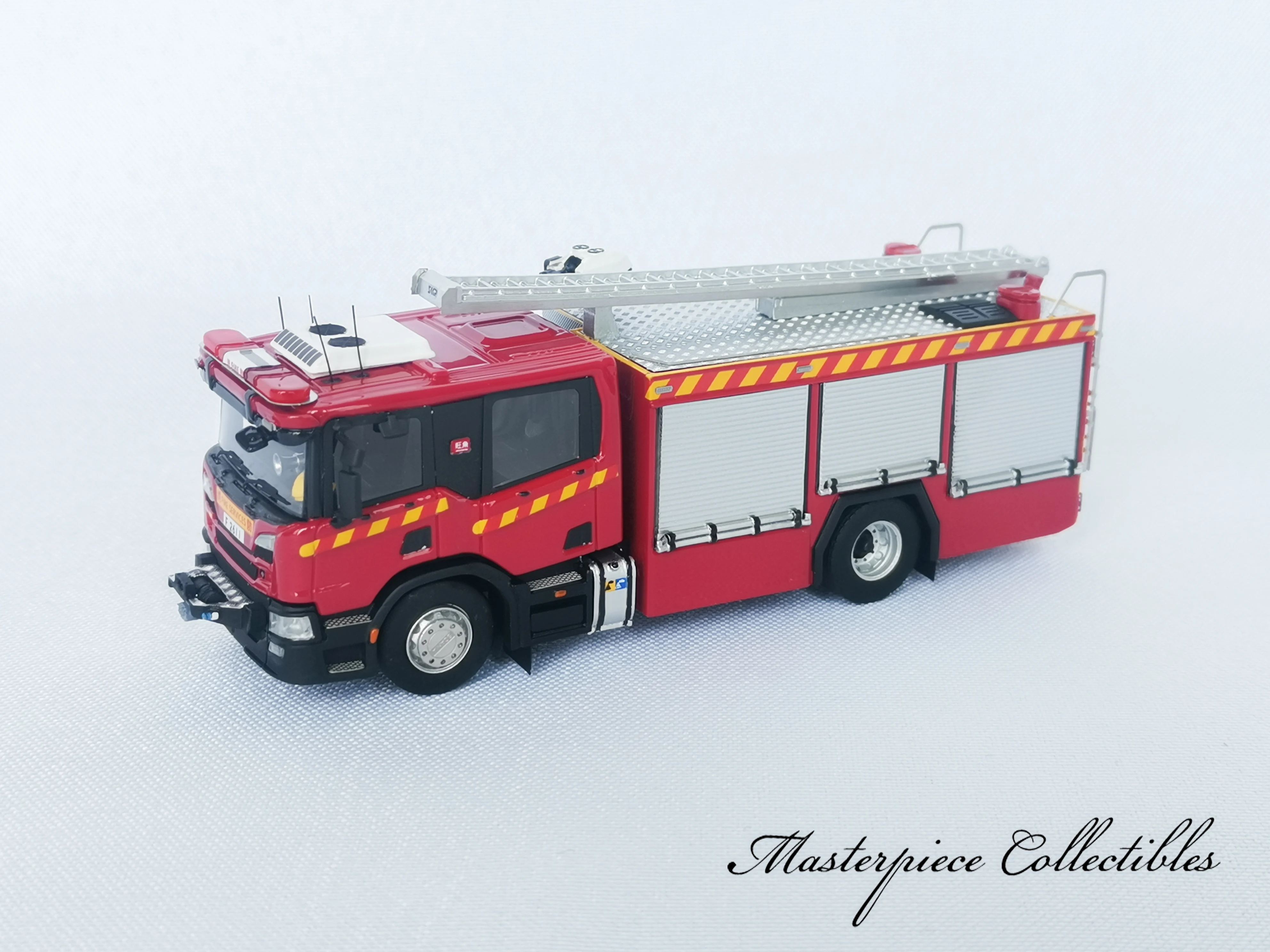 Masterpiece Collectibles 1/76 Fire ladder truck  resin car Collection of die-cast alloy car model ornaments