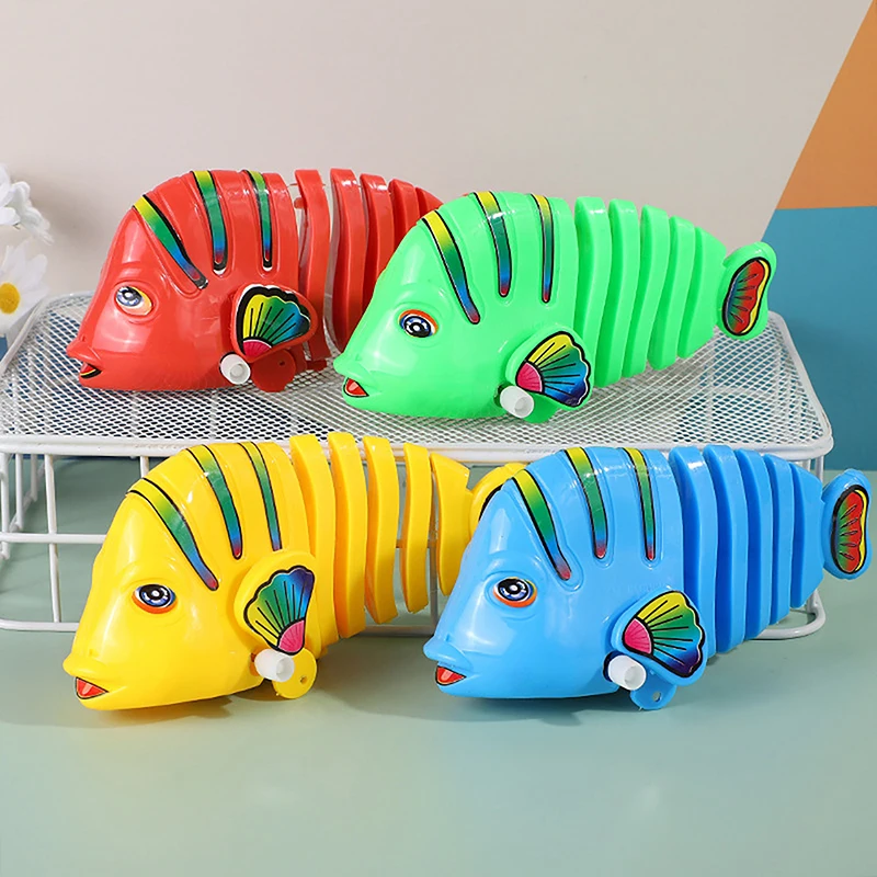 1X Plastic Clockwork Toy Wind-Up Wiggle Fish Toys Running Clockwork Classic Toy Newborn Spring Fish Toy Toys For Children Random