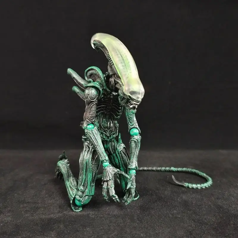 Alien SP 108 Articulated Action Figure Green Collectible Model Desktop Display Decor For Sci Fi Hobbyists