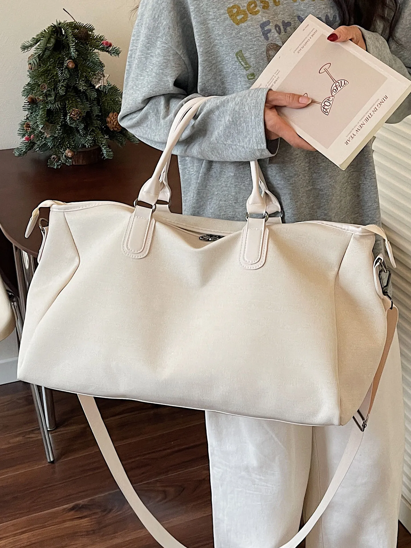 large-capacity-travel-bag-ladies-handbag-shoulder-bag-short-trip-lightweight-foldable-crossbody-bag-fashionable-trendy-style