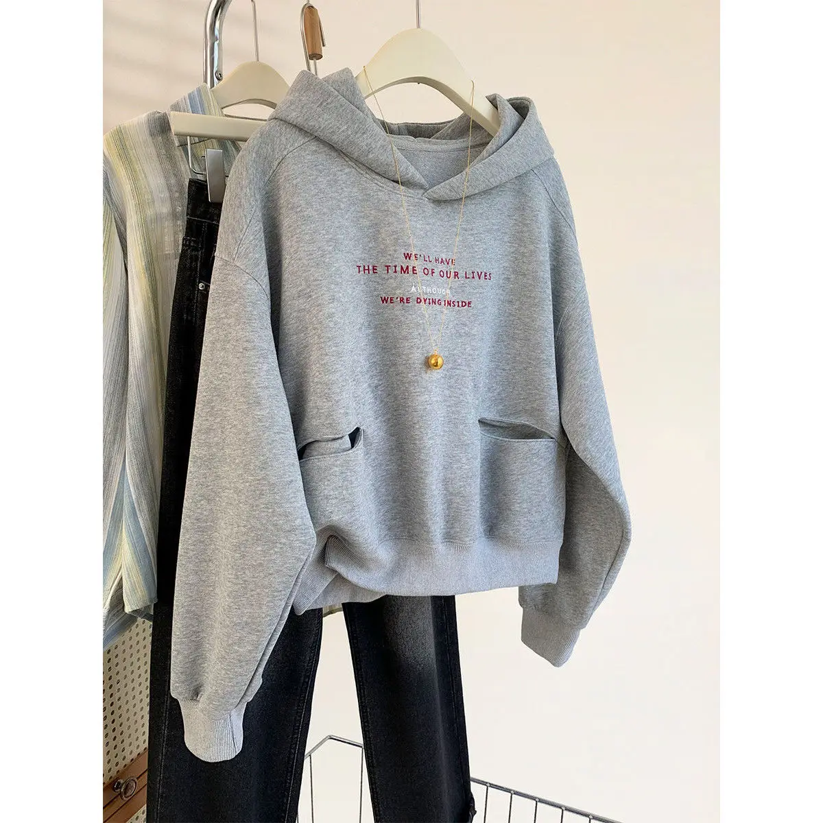 

Trendy Grey Letter Print Hoodie Women's Lazy Style Sweatshirt Loose Fit Long Sleeve Korean Version Fashionable Top