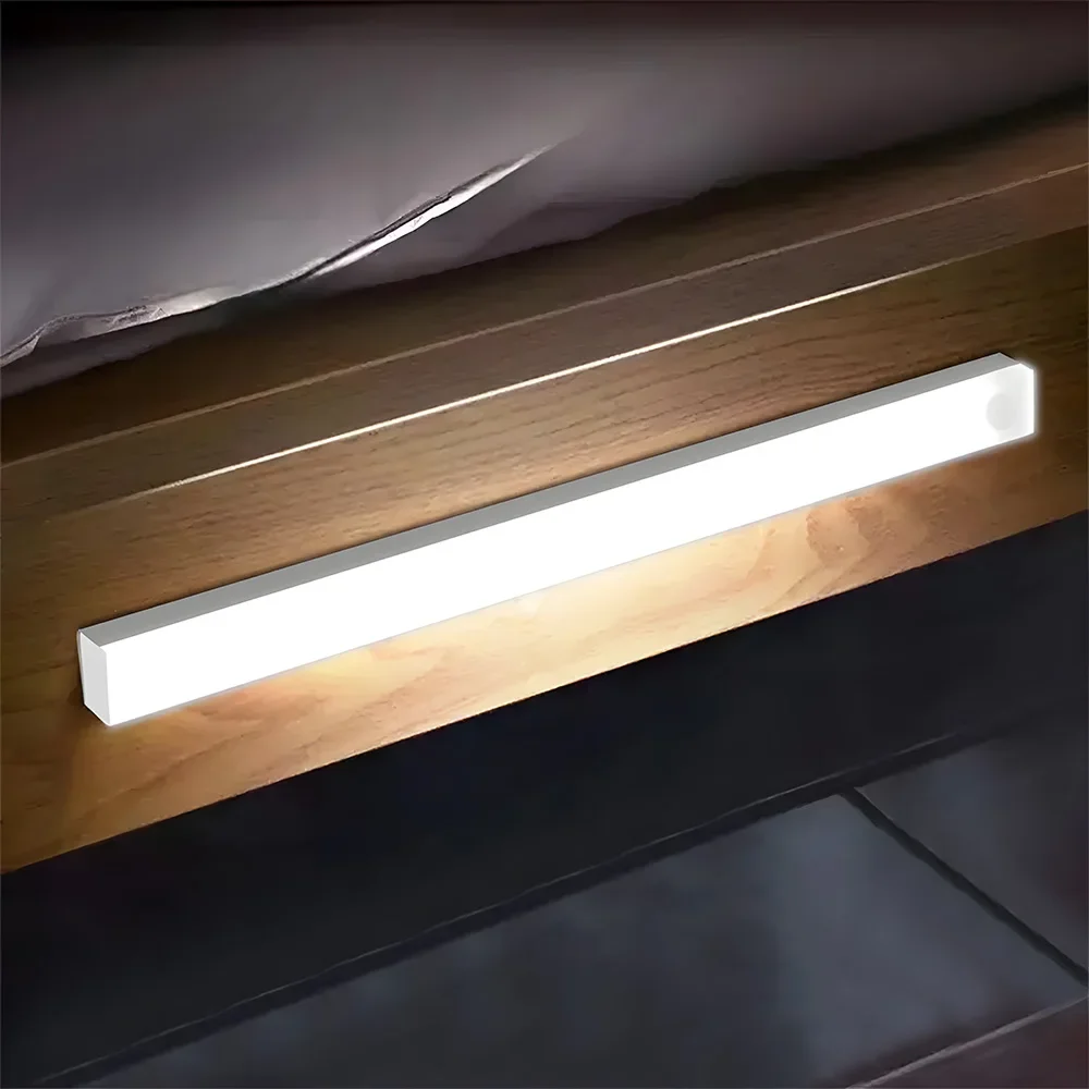 Rétro-éclairage d'escalier pour cuisine LED capteur de mouvement lumière sans fil LED veilleuse Type C lumière Rechargeable armoire armoire lampe