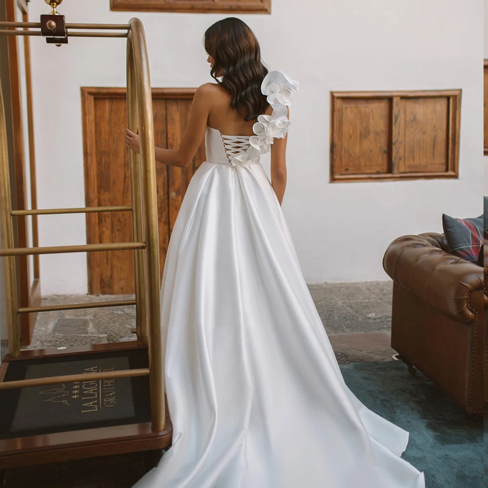 Robe De mariée asymétrique épaule dénudée, sans manches, à volants, ligne a, fente haute, dos nu, romantique, personnalisée sur mesure