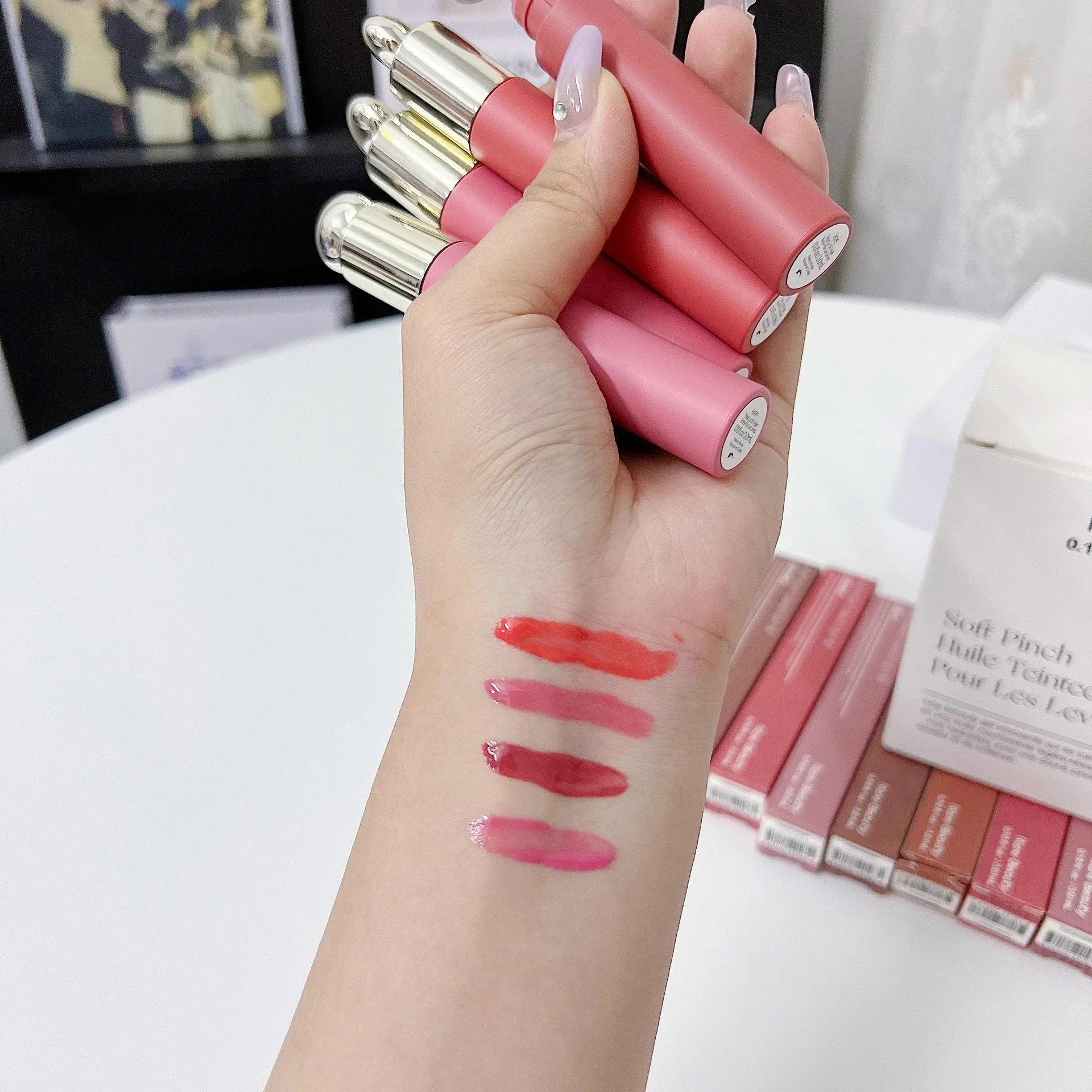Rare Beauty Liquid Contour Mak - огляд і ціна Rare Beauty Makeup Kit