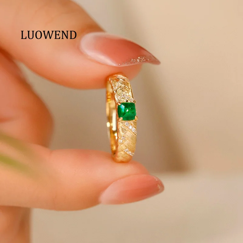 LUOWEND 100% 18K Yellow Gold Rings Elegant Vintage Style Shiny Diamond Natural Swat Emerald Ring for Women High Party Jewelry