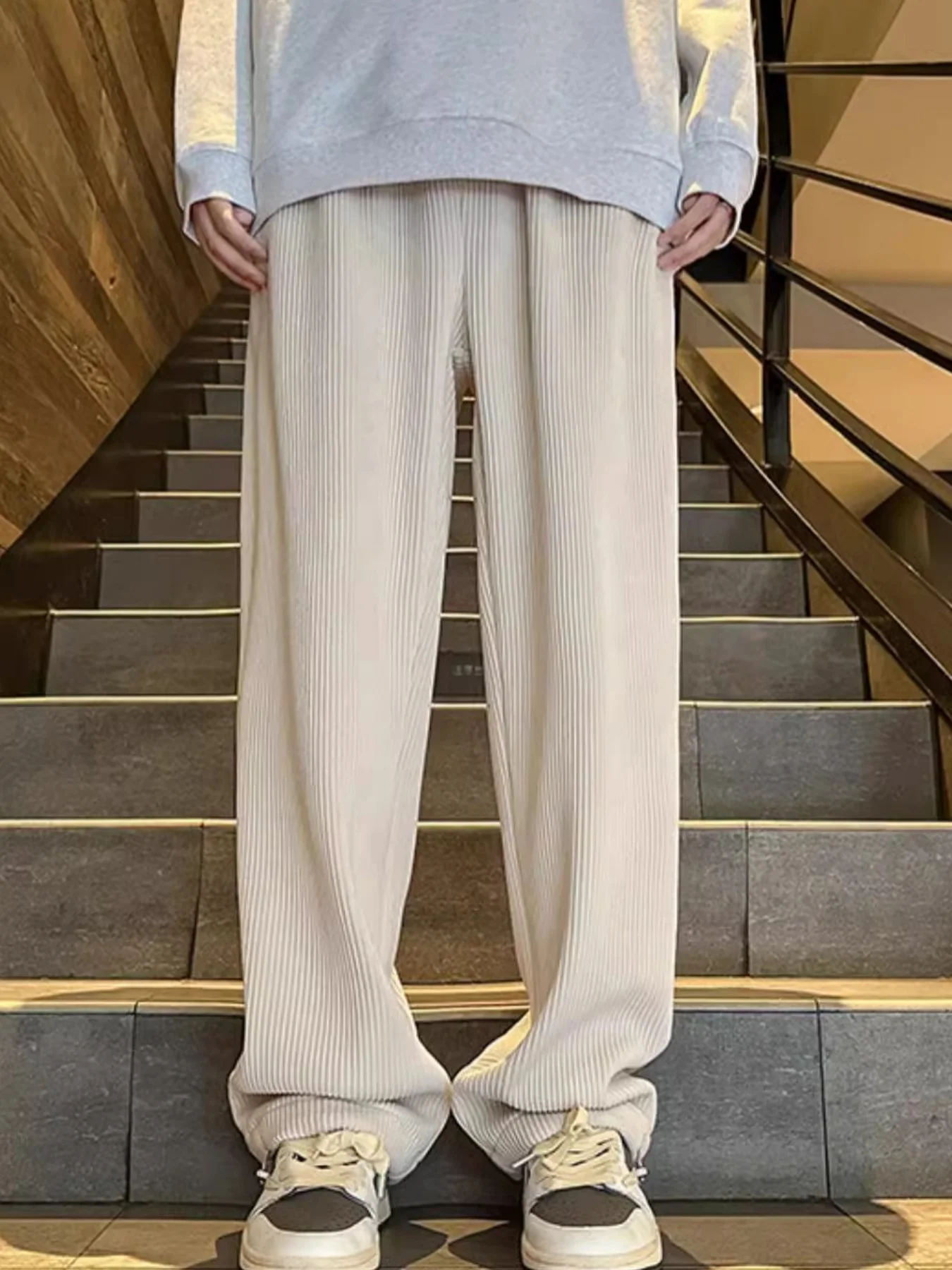 Winter New Style Warme Fleece-gefütterte dicke Retro-Jogginghose mit geradem Bein für Frauen, koreanische Version, lockere, lässige, schlankmachende, warme, vielseitige High-Street-Hose mit weitem Bein für Frauen