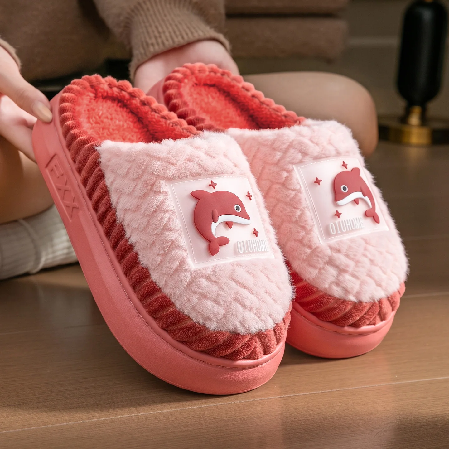 Winterwarme Hausschuhe für Damen und Herren, niedliche Wal-Cartoon-Plattformschuhe mit dickem Plüsch, rutschfeste, weiche EVA-Sohle, Indoor-Schlafzimmer-Slides, Mules – Detail 1