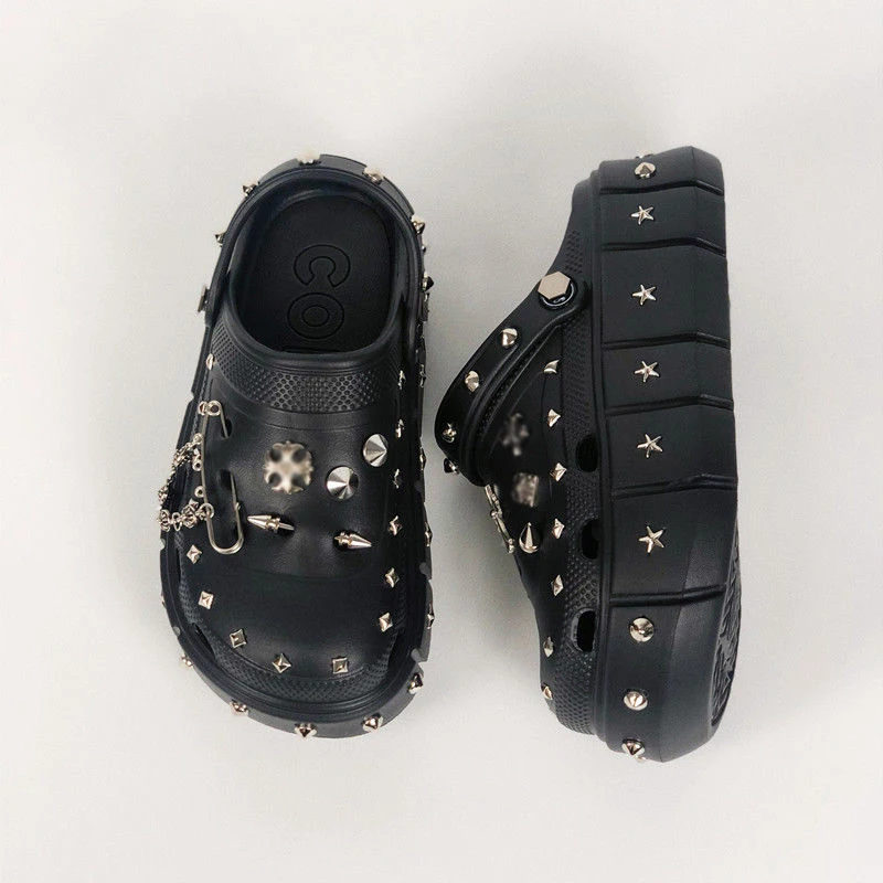 Zapatillas de plataforma con remaches de Pin Punk para mujer, sandalias de jardín, zapatos de tacón alto con dijes de Metal, cuña suave EVA, zapatos casuales para mujer, Verano