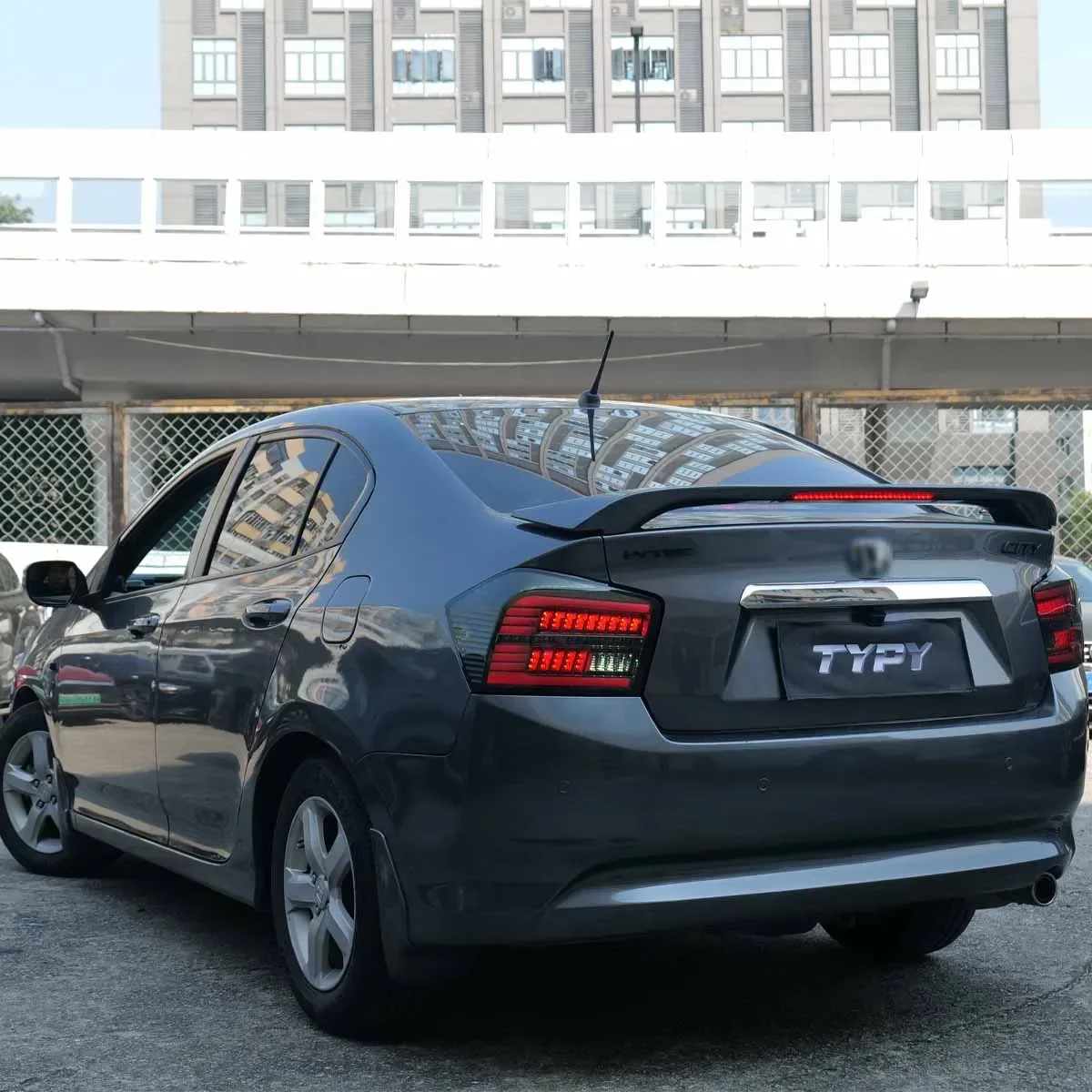 مصباح خلفي للسيارة Honda City Tailight 2008-2014 تم تعديله إلى مجموعة الضوء الخلفي LED لإشارة الانعطاف الديناميكية الجديدة