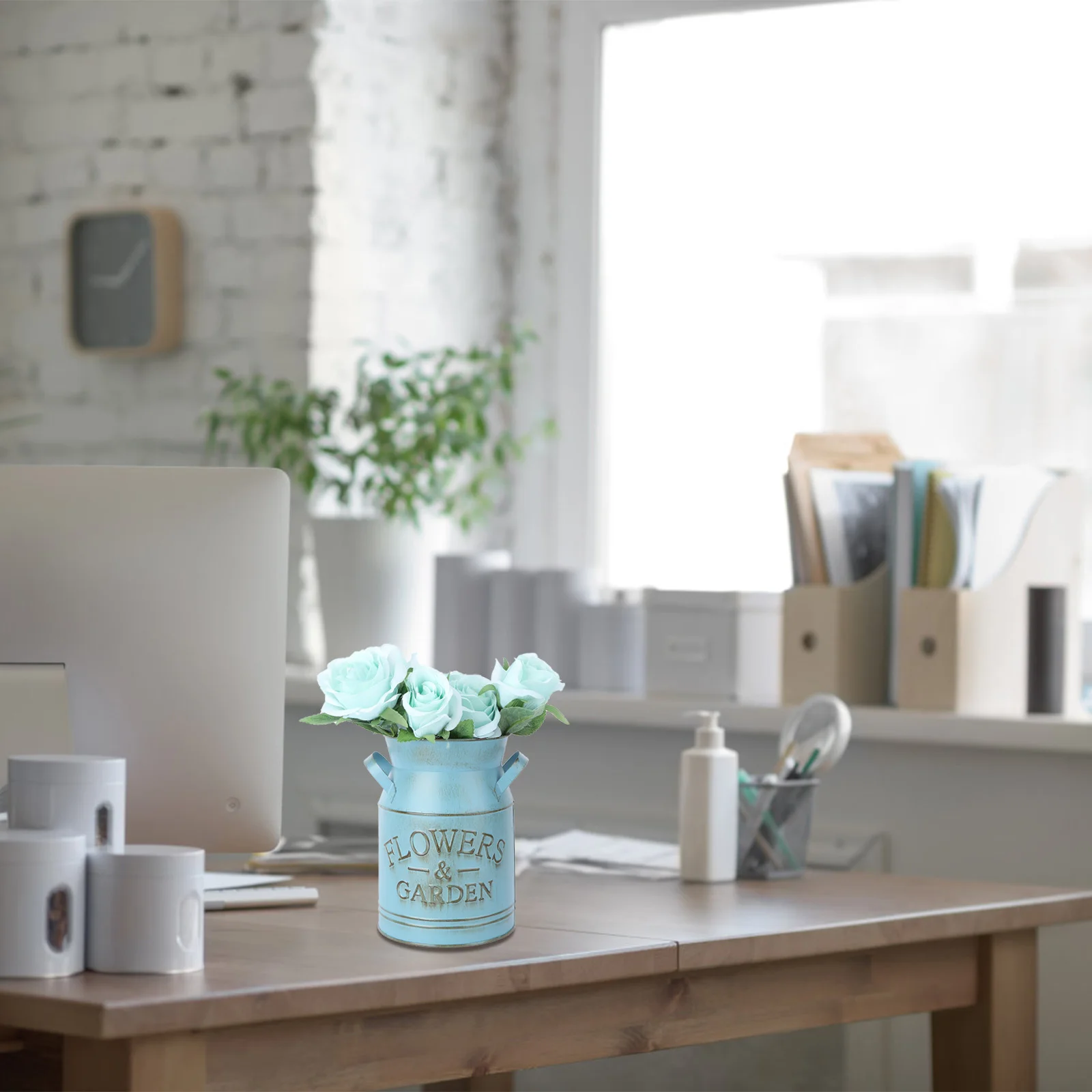 

Metal Flower Vase Rustic Iron Decorative Vase for Farmhouse Kitchen Living Room Floral Arrangement Pot Floral Arrangement Pot