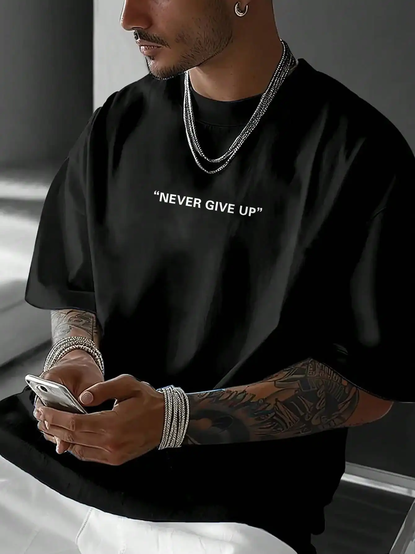 

Men's Black Oversized Graphic Print Round Neck Short Sleeve Casual T-Shirt