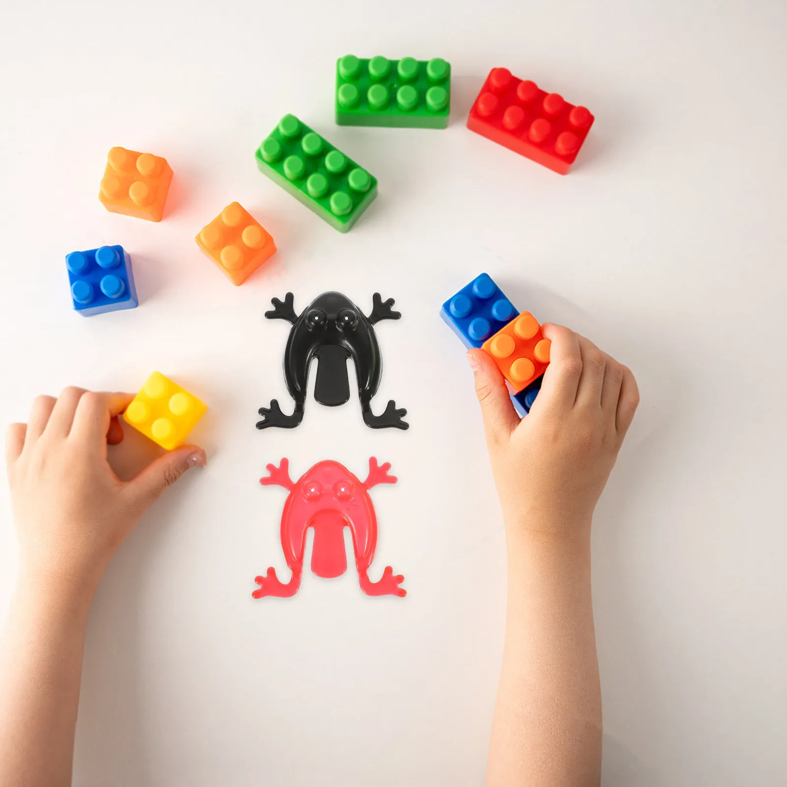 

50Pcs Jumping Frog Plastic Colored Cartoon Funny Pressing Frogs Party Favor Kids Play Plastic Frogs Bouncing Frog Toy