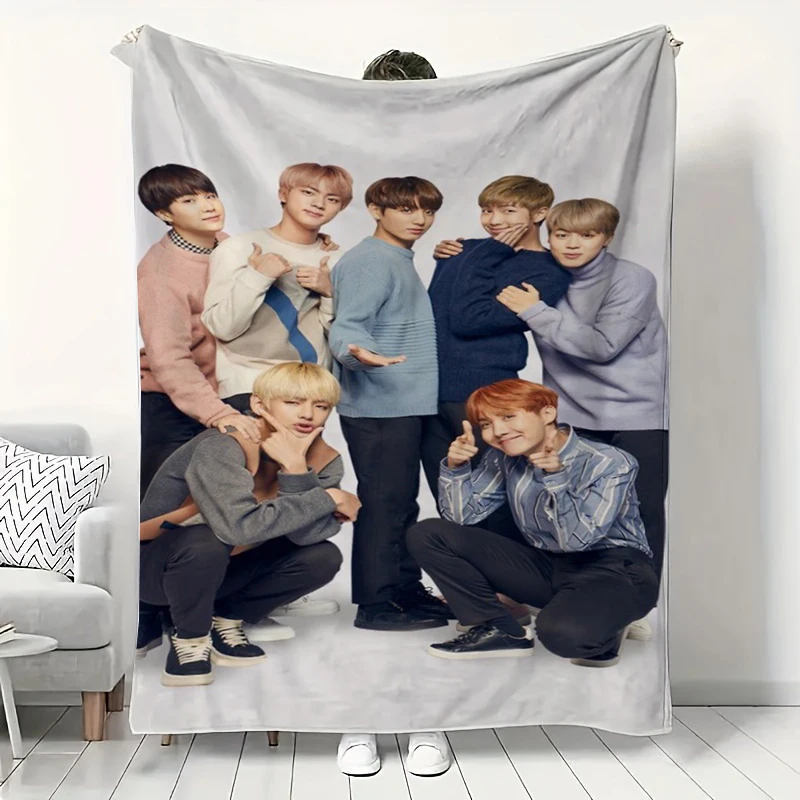 Куленепробиваемое одеяло для мальчиков MINISO BTS. Подходит для детей/взрослых/пар, дома/кемпинга, фланелевое одеяло мягкое и удобное. Куленепробиваемое одеяло для мальчиков MINISO BTS. Подходит для детей/взрослых/пар, дома/кемпинга, фланелевое одеяло мягкое и удобное.