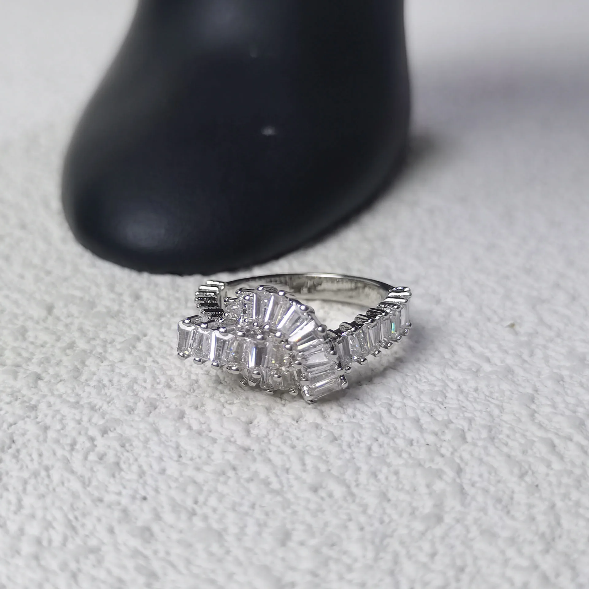 2025 جديد الأصلي اللون كاندي كريستال خاتم غرامة طقم مجوهرات فاخر على شكل قلب قلادة أقراط سوار المرأة هدية رومانسية