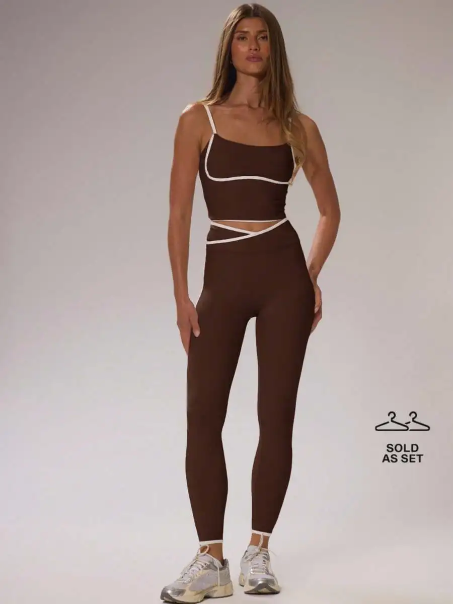 

Brown Contrast Piping Crop Top And Crossover High Waist Leggings Set For Women