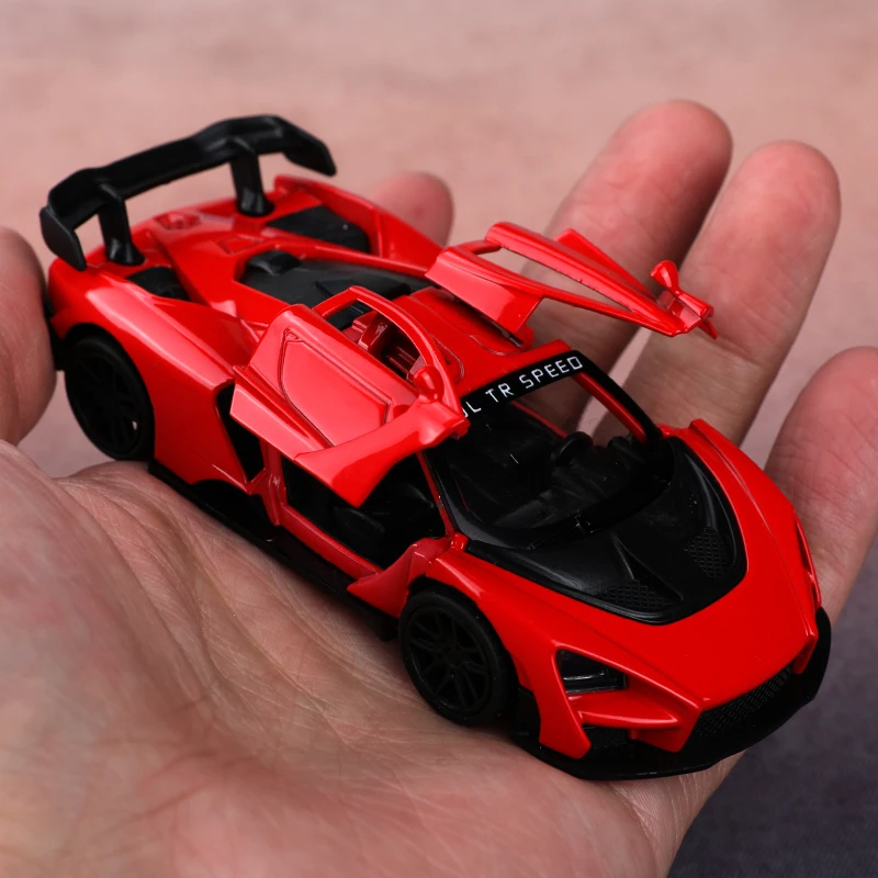 Coche de juguete todoterreno extraíble de aleación para niños, vehículo modelo deportivo a prueba de golpes de 2 puertas, juego de regalo de exhibición duradero