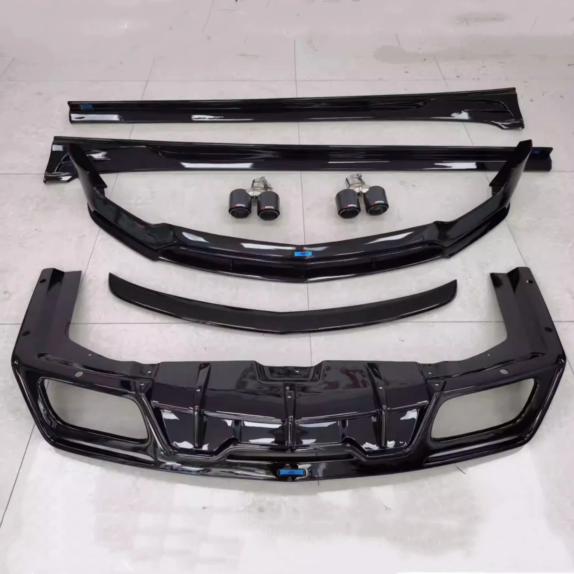 

Body Kit Front Rear Lip Side Skirt Tail Wing for Cadillac CT5 Front Shovel Car Accessories