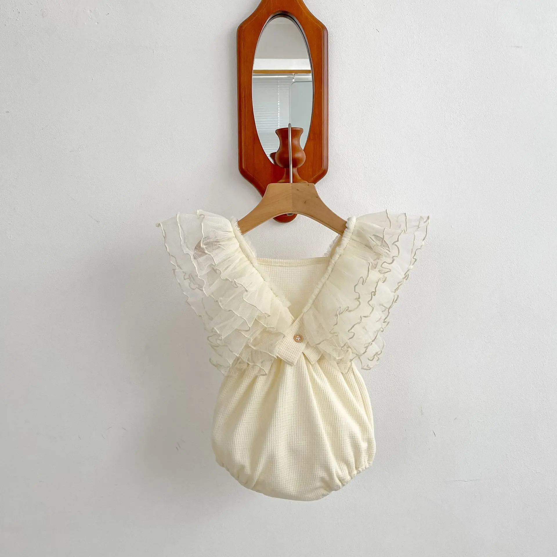 

Summer new style baby clothes for 0-3 years old, exquisite baby girl mesh big flying sleeves triangle suit one-piece top