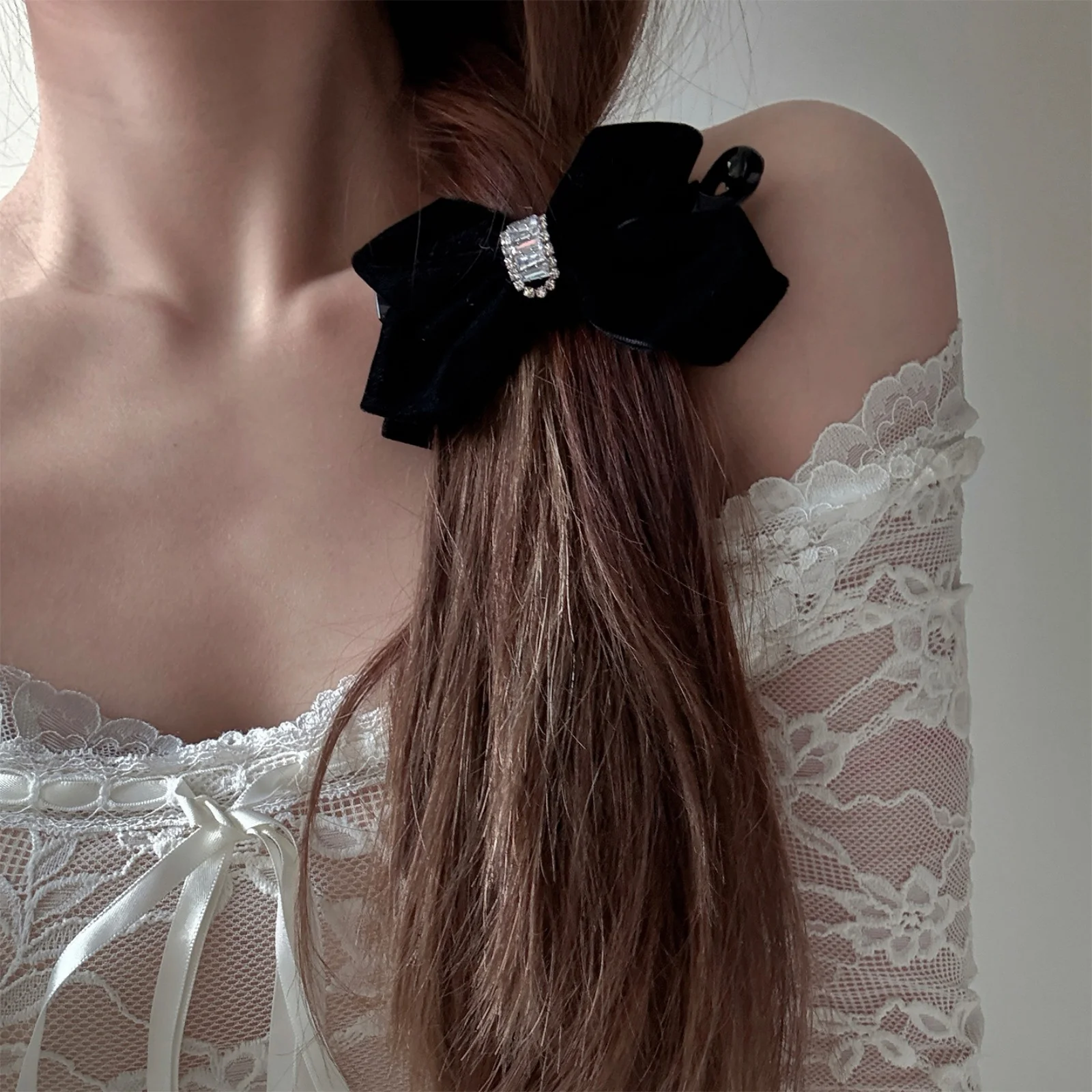 

1 шт., черная бархатная заколка для волос с бантом и блестящими цирконами, женская высококачественная заколка-банан для причесок до половины, хвост, вертикальные волосы A