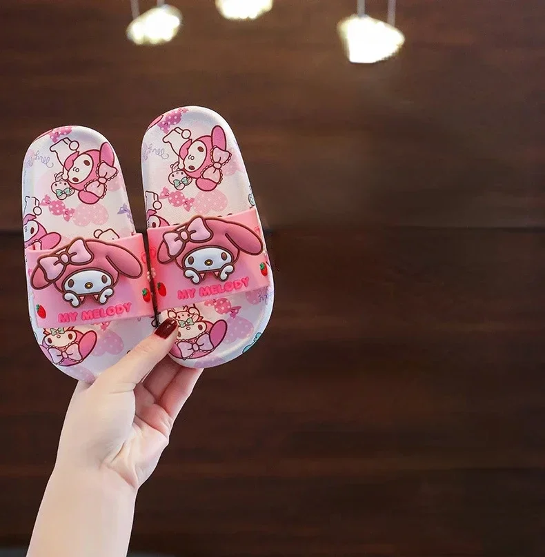 Kawaii Sanrio Anime Sandals Kuromi Cinnamoroll My Melody Slipper pantofole per bambini estate belle ragazze antiscivolo fondo morbido