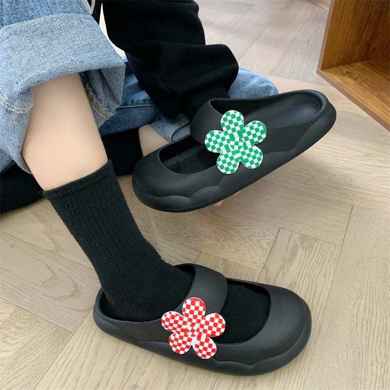 2022 New Slippers Women Fashion Flowers Summer Thick Bottom Outdoor Sandals Cut-outs Non-slip Home Bathroom Slides Female Shoes