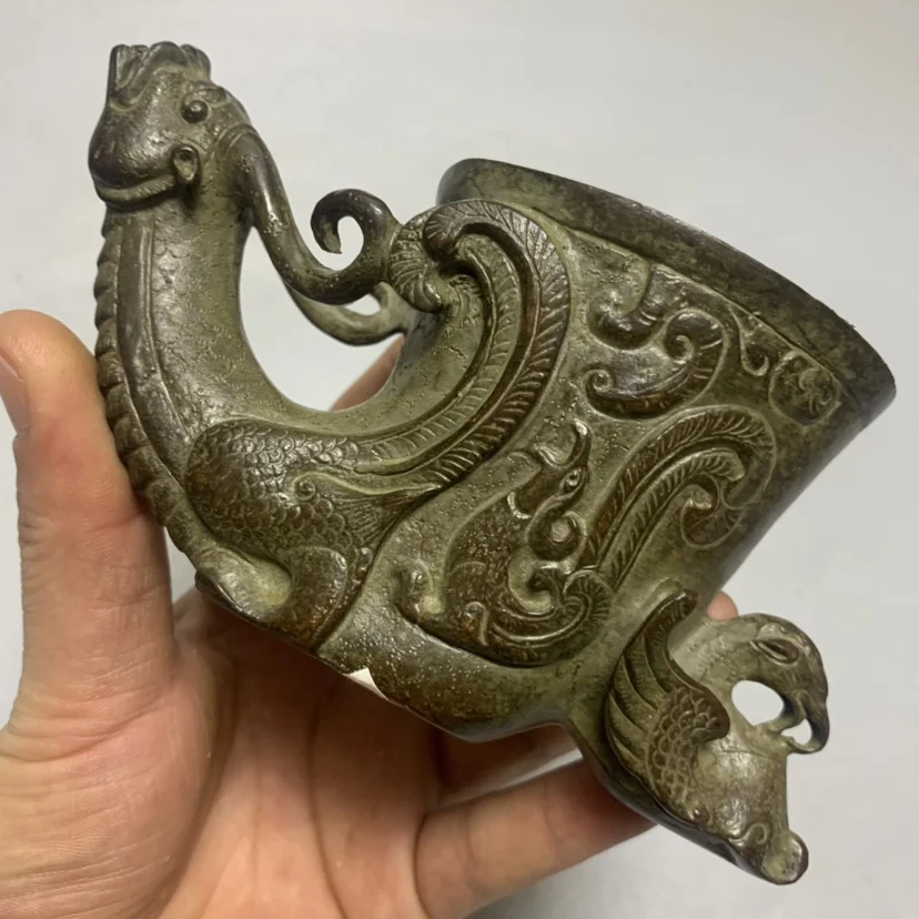 Jue Cup Bronze Dragon Jue Wine Cup Ancient Wine Bottle Zun Di Wang Cup Living Room Wine Cabinet Decoration Props and ornaments