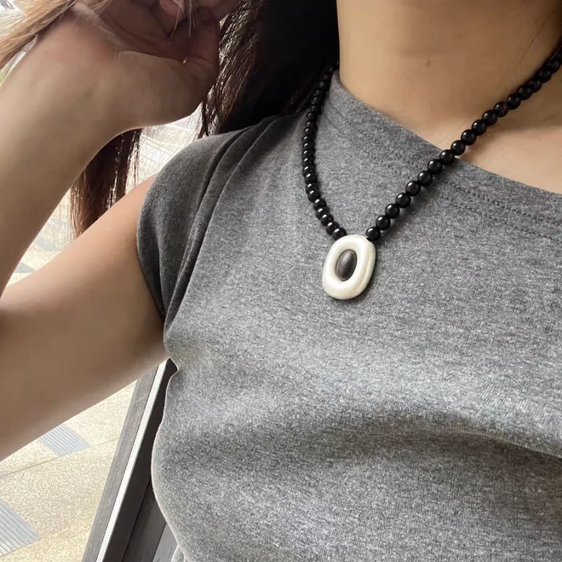 

New Chinese Style Black Sandalwood Beaded Necklace - Handmade Clavicle Chain, Versatile & Stylish Women's Jewelry M547