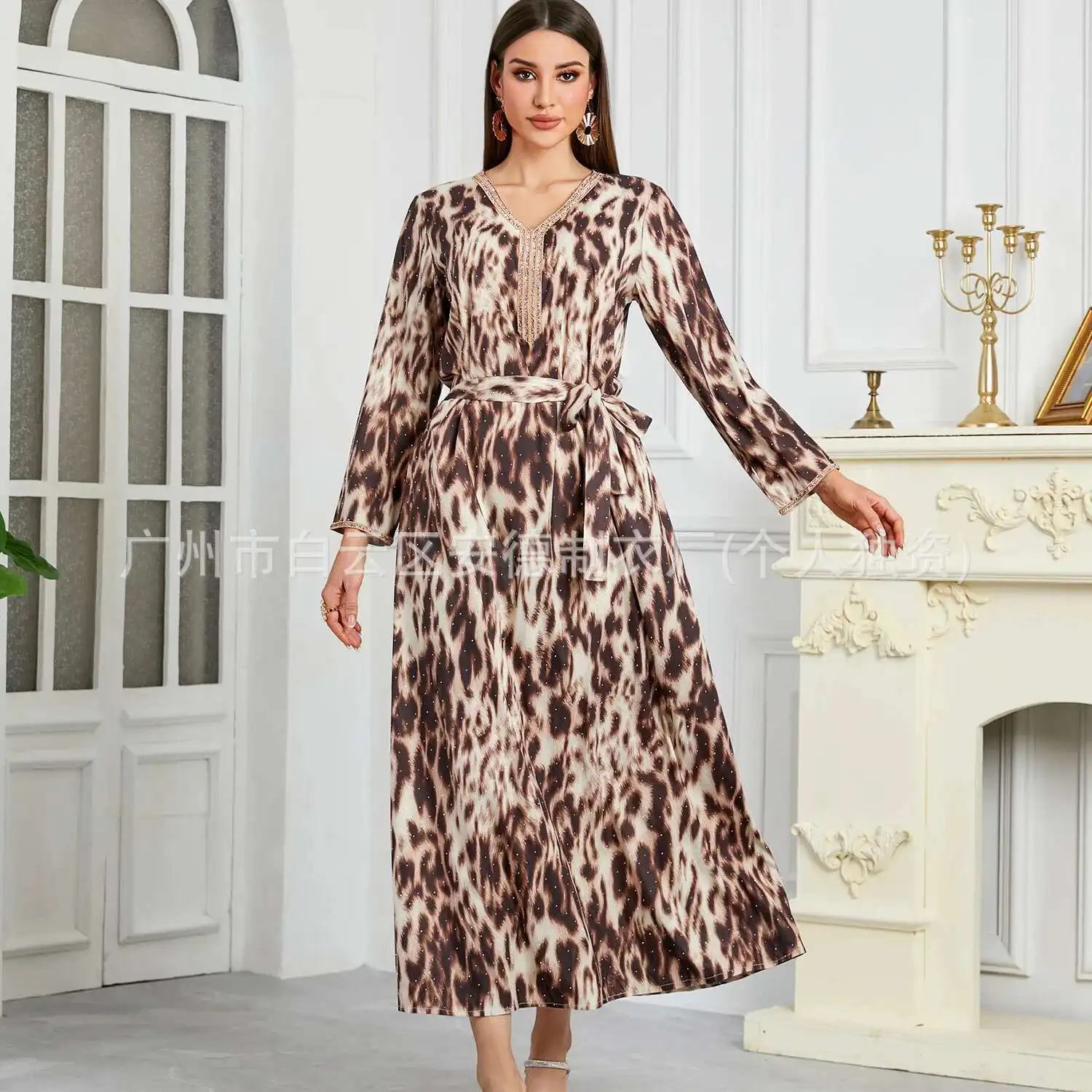 

Musilin Women's Arabic Robe Fashion Leopard Pattern V-neck Dress Abaya Long Dress Robe Abaya Ramadan Dubai Luxury Islam Elegant