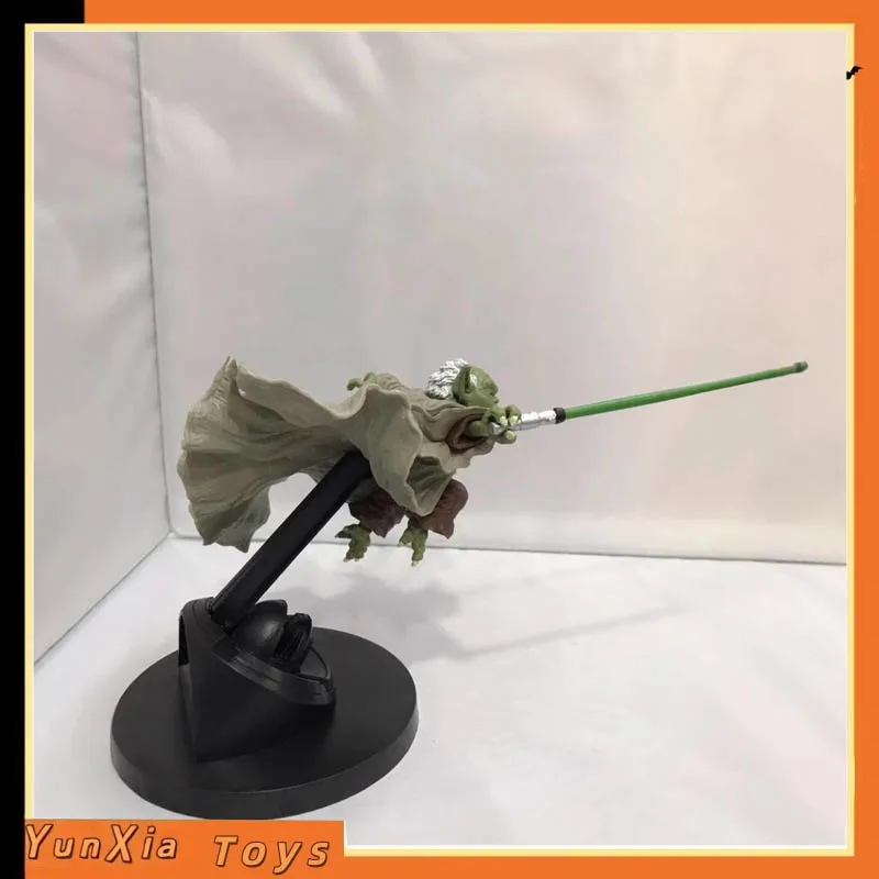スターウォーズヨーダマスターアクションフィギュアグリーンライトセーバー付きフォースの覚醒映画グッズコレクターファン向けモデルd96
