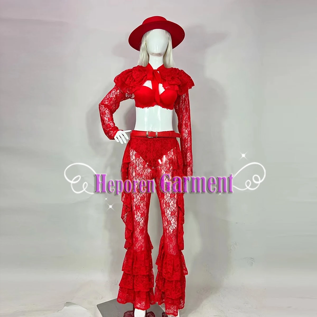 Vrouw Rode Cowboy Kleding Kant Top En Broek Met Hoed Voor Kerst Tour, Nieuwjaar Chinese Rode Kant Bar Dans Kostuums