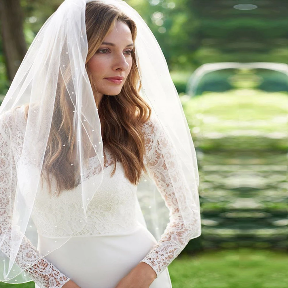 

Short 1 tier simple bride veil, faux pearl wedding veil,minimalist retro classic veil for bride, bridesmaid party gift with comb