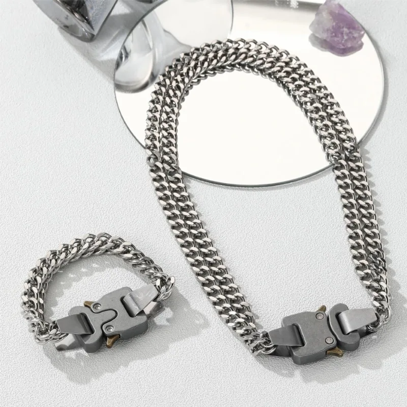 

2025 New Versatile Accessories High Arcade Styledouble-Layer Cuban Chain Men's And Women's Titanium Steel Short Retro Necklace