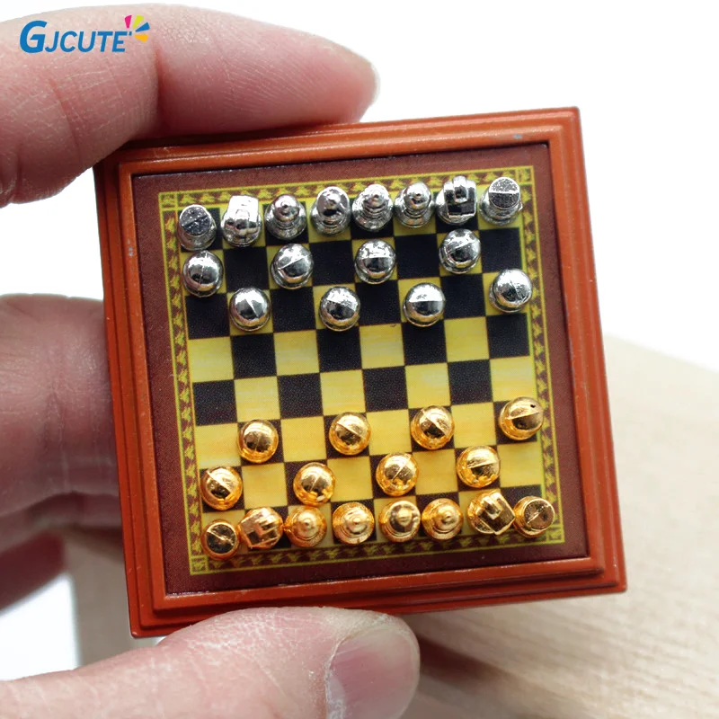 

1Set Dollhouse Mini Alloy International Chess Set Checkerboard Chess Table Set Soldier Scene Model Home Decor Kids Toy 1:12