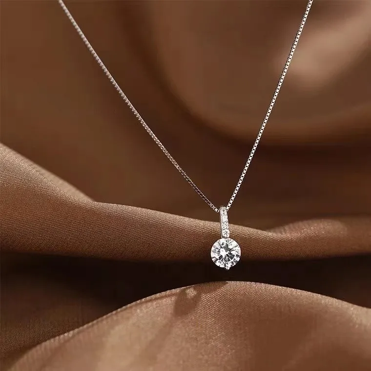 Shiny Moissanite Necklaces for Women Zircon Water Drop Pendant Clavicle Chain Necklace Valentines Day Gift Wedding Party Jewelry