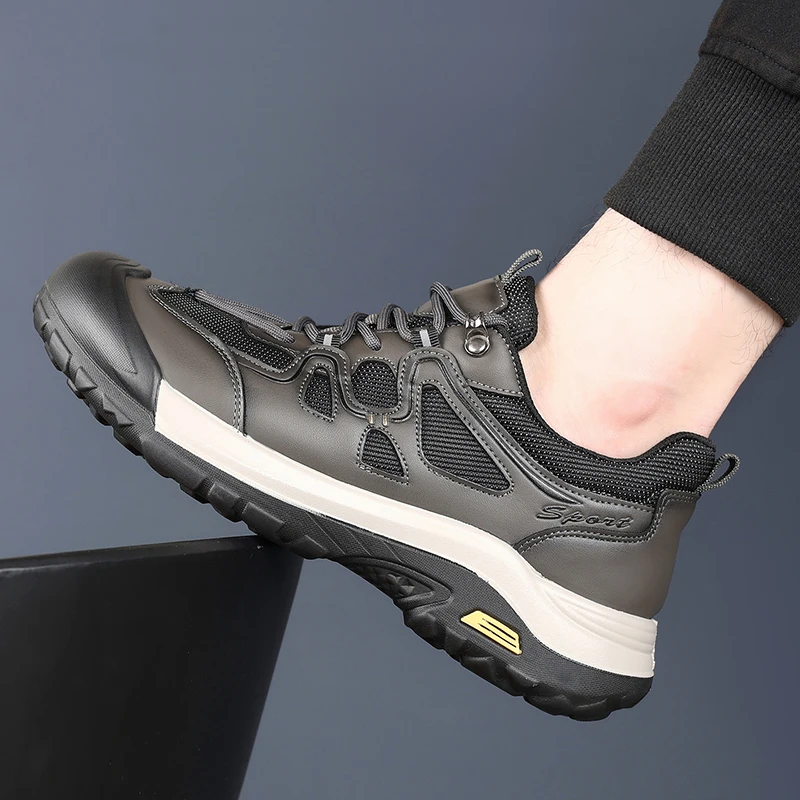 Zapatos de cuero negros recién llegados de otoño para hombre, zapatillas elegantes transpirables de suela gruesa, informales y deportivas, versátiles y ligeras