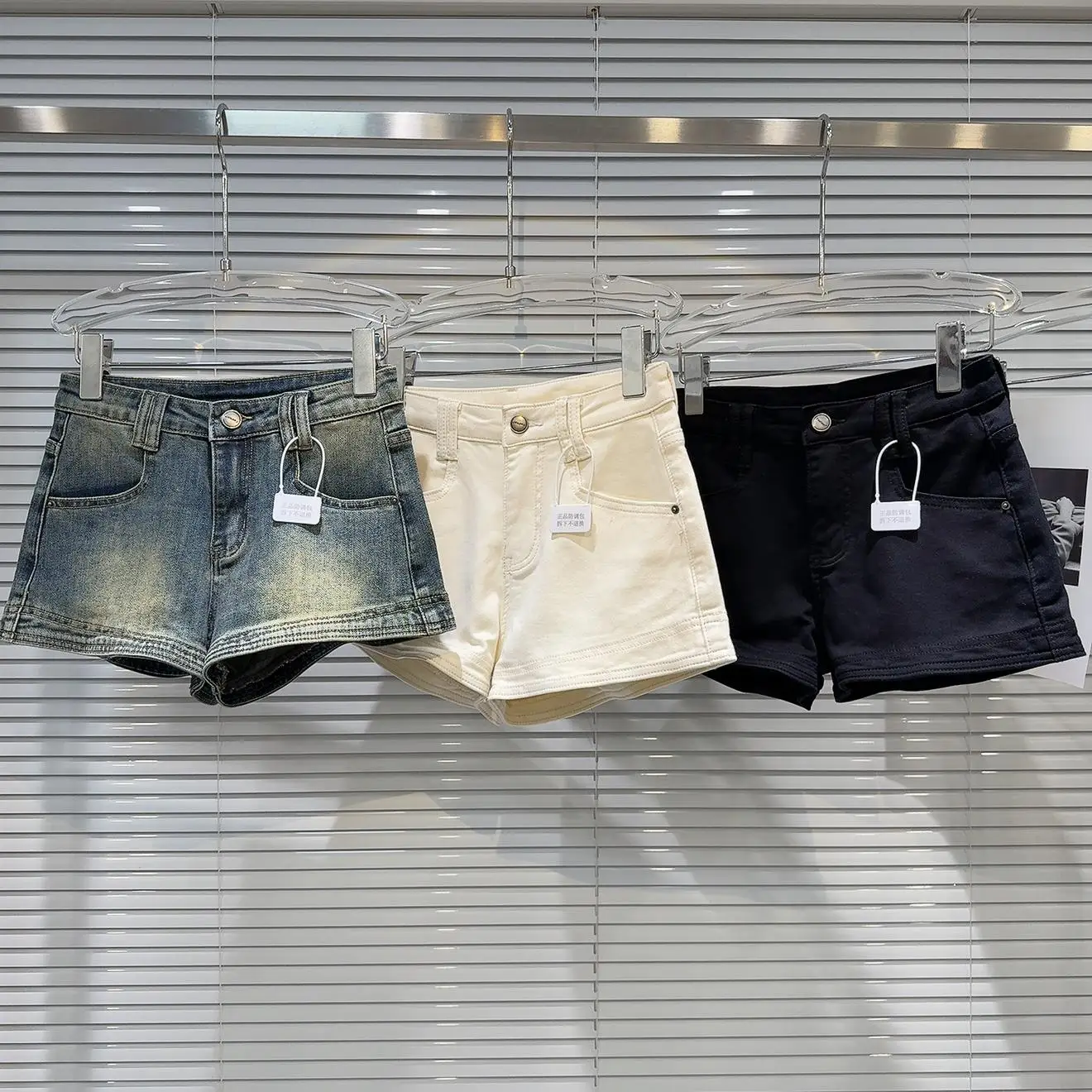 

Лето 202, модная уличная крутая однотонная футболка с завышенной талией, простой дизайн, джинсовая футболка длиной четверти для женщин, молния на талии...